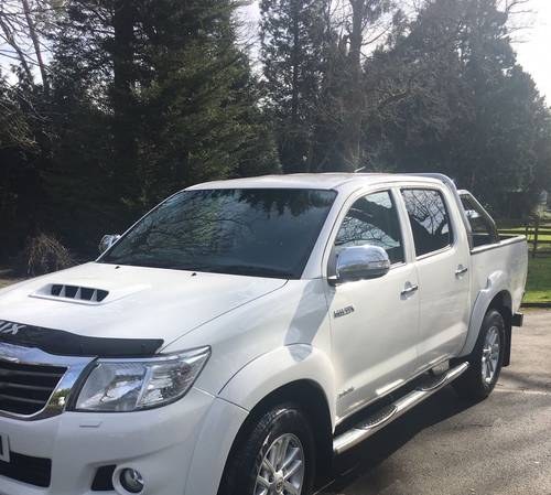 Toyota hilux invincible 2014 white with chrome For Sale