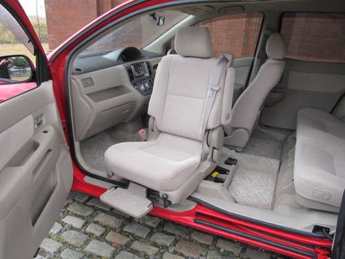 2003 YARIS 1.5 AUTO DISABLED ELECTRIC PASSENGER SEAT & REAR DOOR VENDUTO