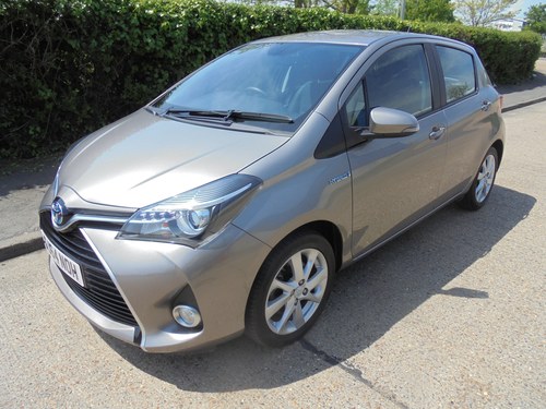 2014 Toyota yaris hybrid 1.5 automatic In vendita