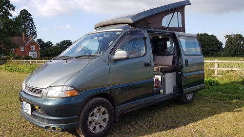 1995 Toyota Campervan Twin beds, Pop up roof, Stainless hob unit In vendita