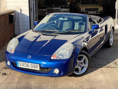 2006 Toyota MR2 Roadster - 6 Speed manual - 2 Owners - FSH VENDIDO