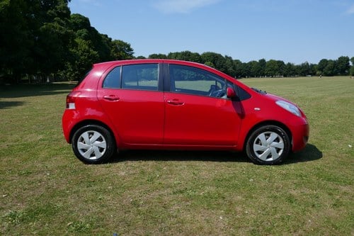 2009 Toyota Yaris 1.0 TR 5 Door 63000 miles £35 Road tax Kaufen Bei