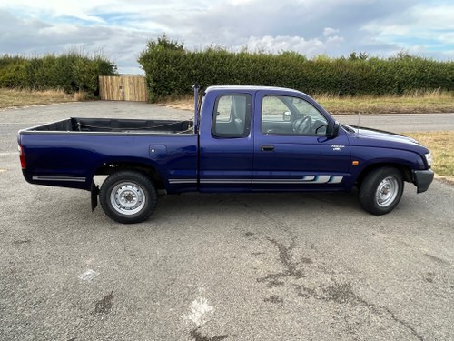 2004 Toyota Hilux For Sale
