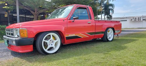 Picture of STUNNING 1989 TOYOTA HILUX TWIN TURBO DIESEL MODIFIED
