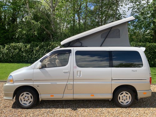 2000 Toyota Granvia Campervan. Elevating roof. Bongo size In vendita