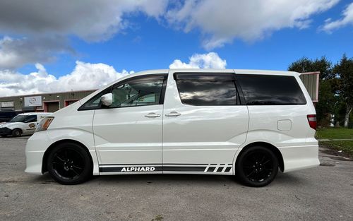 2003 Toyota Alphard (picture 1 of 11)