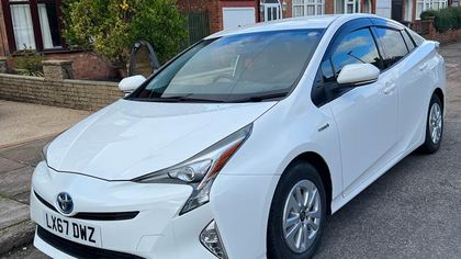 Picture of 2017 Toyota Prius Hybrid
