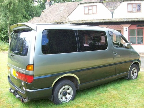 1995 Toyota Granvia - 3