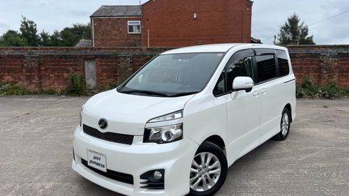 Picture of 2011 Toyota Voxy 2.0 ZS, NOAH 7 Seater MPV Japanese Import - For Sale