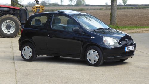 Picture of 2000 Toyota Yaris 1 x Lady Owner just 16,000 Miles - For Sale