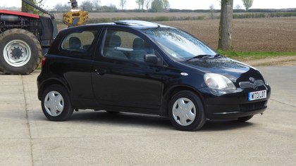 Toyota Yaris 1 x Lady Owner just 16,000 Miles