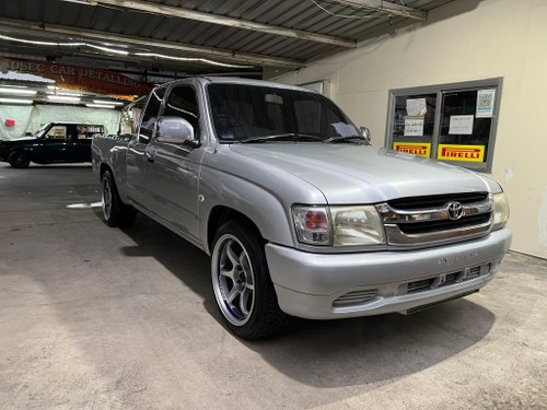 2003 Toyota Hilux