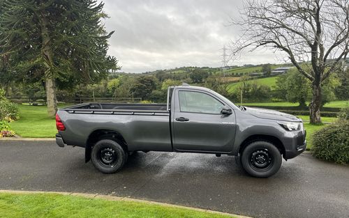 2023 Toyota Hilux (picture 1 of 5)