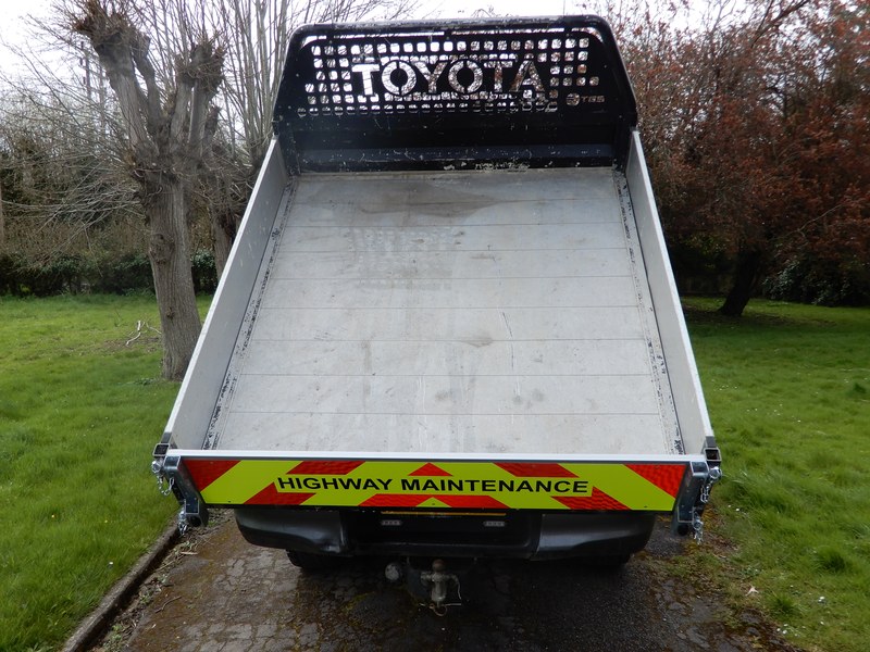 2019 TOYOTA HILUX FACTORY TGS TIPPER