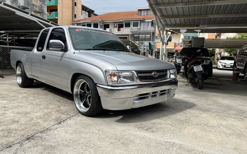 1998 Toyota Hilux (picture 1 of 60)