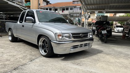 1998 Toyota Hilux
