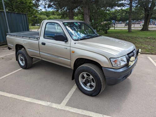 2003 TOYOTA Hi-Lux EX D-4D 4cylinder 2494cc diesel PICKUP For Sale by Auction