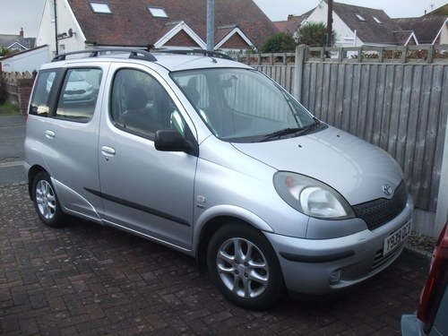 2001 Toyota Yaris Verso