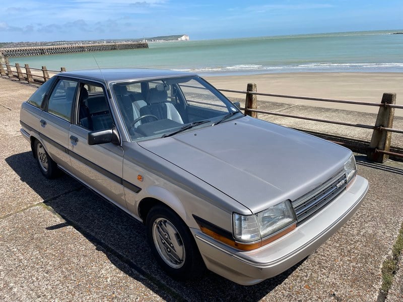 Rapid Classics: Eine Suche. Alle Oldtimer. 10 » Rapid Classics: Eine Suche. Alle Oldtimer. 1987 Toyota Carina