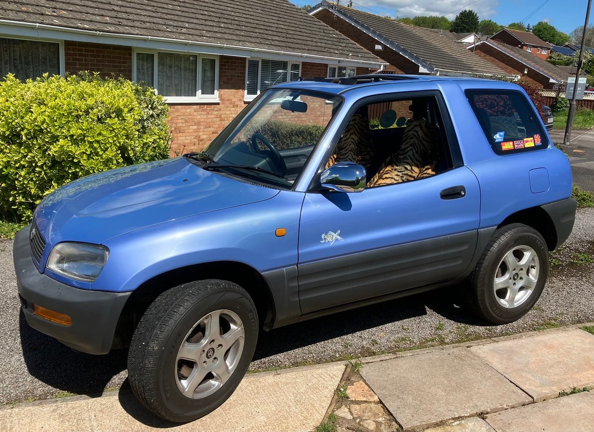 Toyota Rav 1997 1997 Toyota RAV4 Bleu Manuel, 5 vitesses Conduite à droite in Chepstow ...