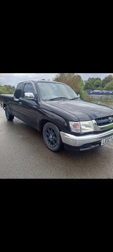 2002 Toyota Hilux