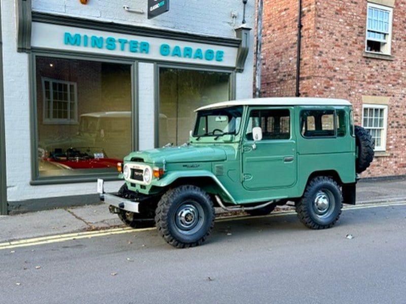 Toyota Land Cruiser FJ40 Manual petrol