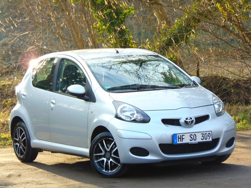 LHD - TOYOTA AYGO 1.0 5 DOOR - VERY LOW MILES - FSH - AIRCON