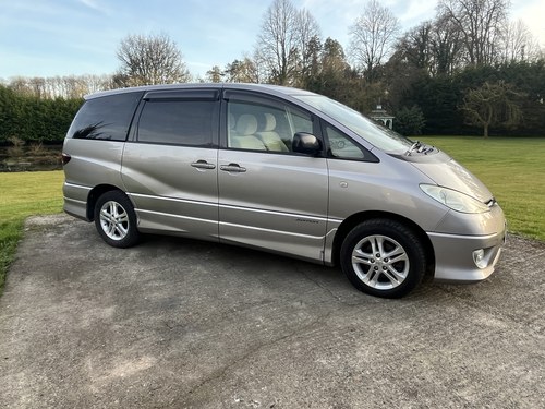 2004 Toyota Estima 2.4 litre 4WD