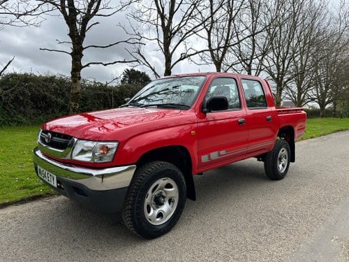 2005 toyota hilux