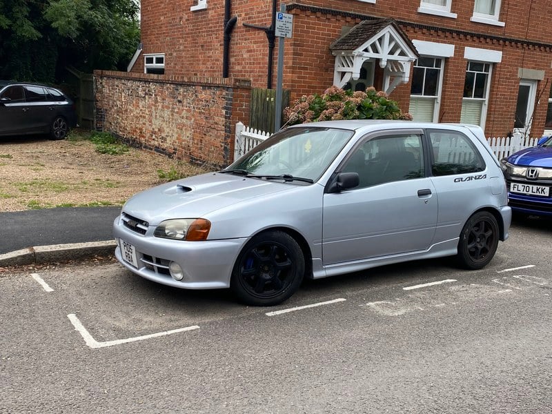 Rapid Classics: Eine Suche. Alle Oldtimer. 18 » Rapid Classics: Eine Suche. Alle Oldtimer. 1996 Toyota Glanza V
