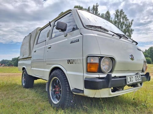 1982 TOYOTA Hiace Pick-up Double Cabin Kaufen Bei