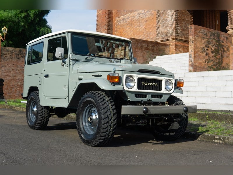 1982 TOYOTA FJ40 LAND CRUISER - NUT & BOLT RESTO