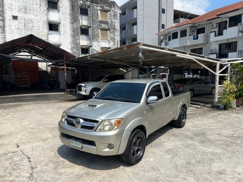 2005 Toyota Hilux 1UZ 4.0 V8 Engine Swapped