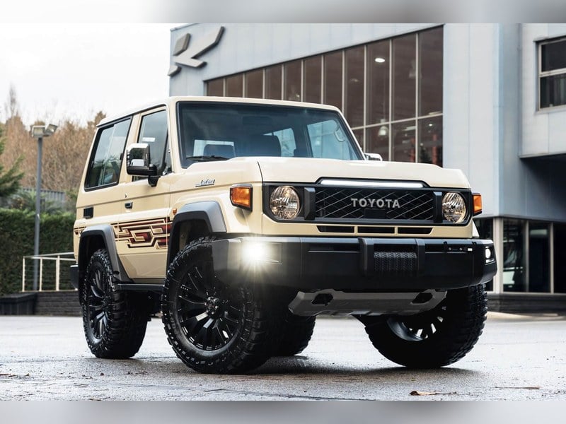 2025 Toyota Land Cruiser J70 4.0L V6