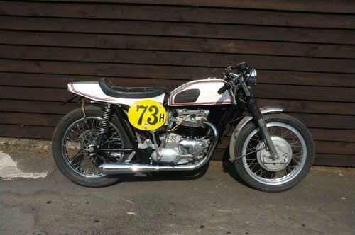 Triumph Bonneville 650 1967 Matching Number US BARN FIND £49 VENDIDO