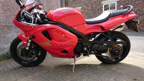 As New Daytona 955i wIth 4900 MILES (Reduced) For Sale