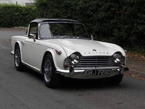 1966 Triumph TR4A IRS - UK car, O/D, original engine VENDUTO