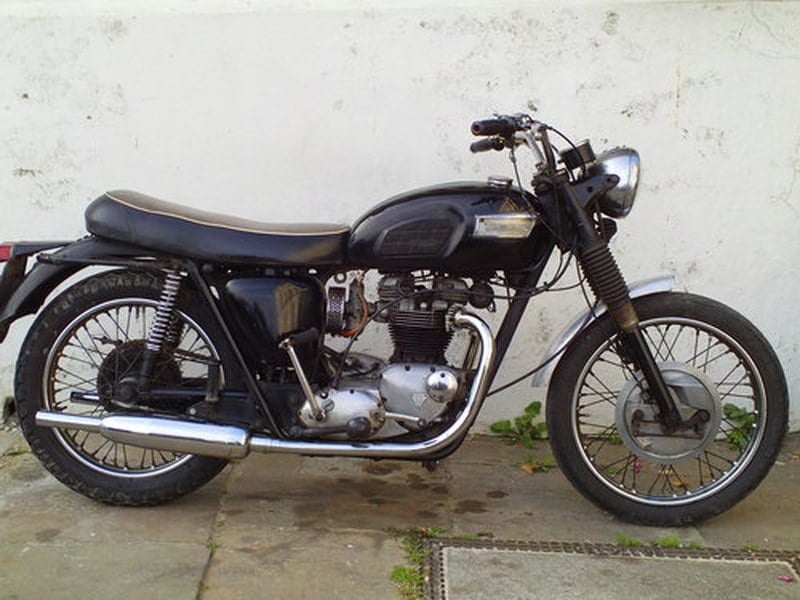 TRIUMPH TROPHY TR6P