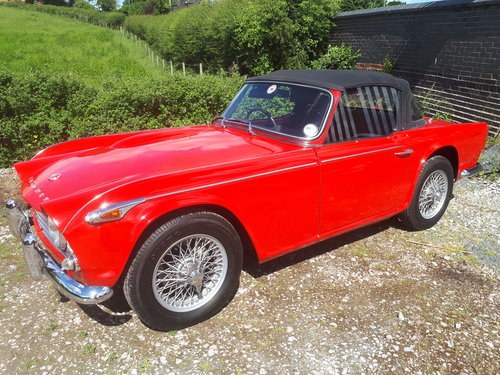1967 Beautifully restored TR4a  Live axle model For Sale