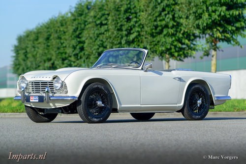 1964 Perfectly restored Triumph TR4 For Sale