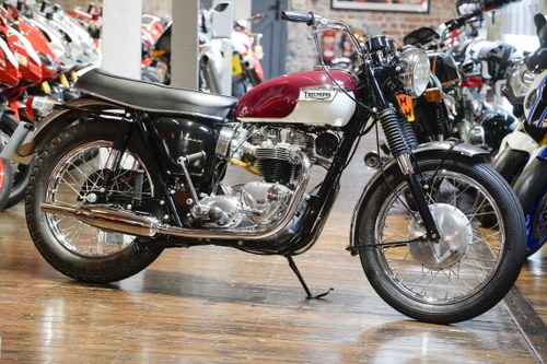 Beautiful 1967 Triumph T120R matching numbers For Sale