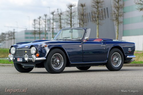 1967 Excellent Triumph TR250 with Overdrive LHD In vendita