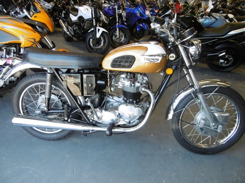 Triumph TR6c Trophy Stunning nut and bolt restoration