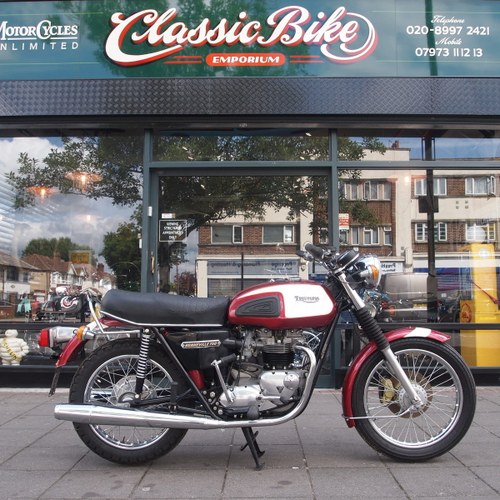 1975 T140 Restored in 2004 and kept in collection. VENDUTO