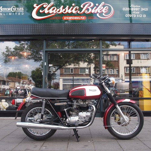 1975 T140 Restored in 2004 and kept in collection. VENDU
