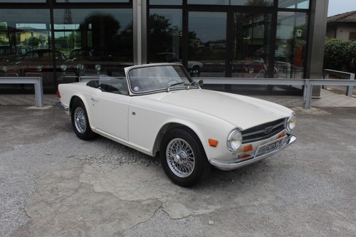 1969 Triumph tr6 pi injection - overdrive - wire rims SOLD