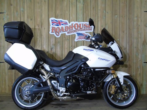2011 Triumph Tiger 1050 Full Triumph Luggage Only 11000 Miles For Sale