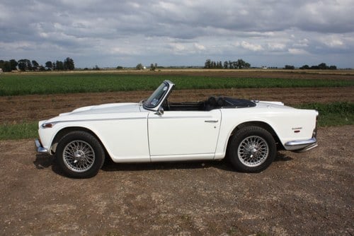 1968 TRIUMPH TR5 GENUINE UK RHD IN WHITE SÅLD