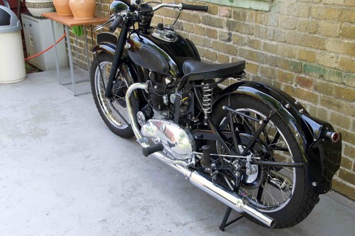 1947 Excellent 47 Triumph 3T DeLuxe- TOMCC  Certificate SOLD
