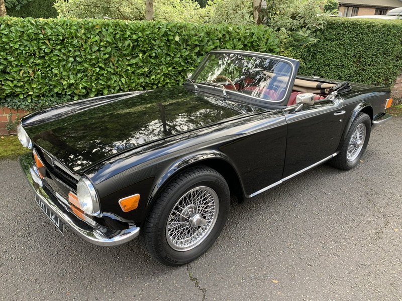 TRIUMPH TR6 PI